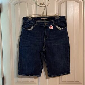 Women’s Levi Bermuda shorts Sz 31